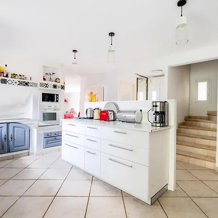 בית נופש Charming House With Covered Swimming Pool And Garden Saint-Hilaire-de-Talmont