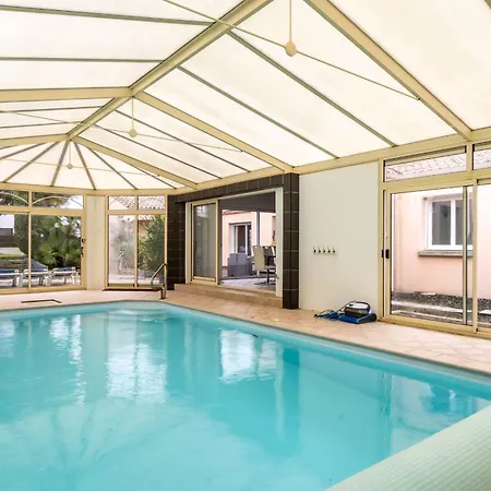 בית נופש Charming House With Covered Swimming Pool And Garden Saint-Hilaire-de-Talmont